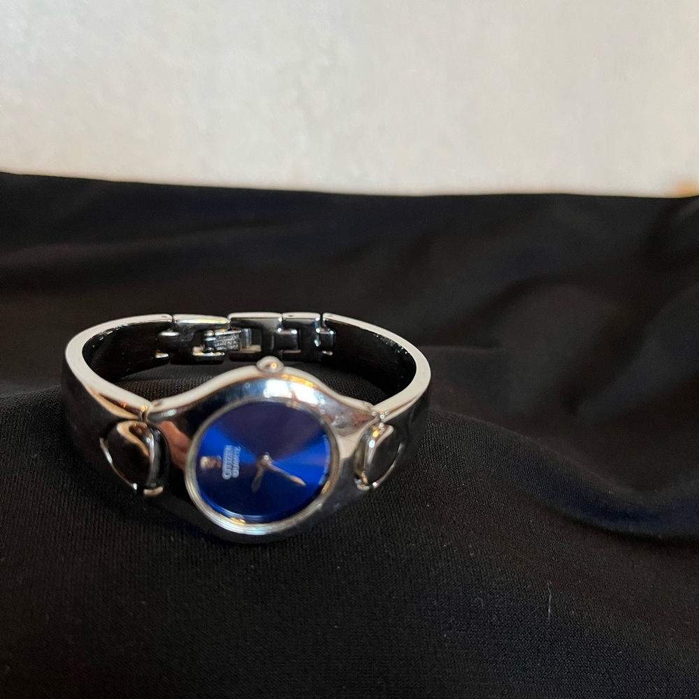 Vintage Citizen Women's Silver Watch with Blue Dial